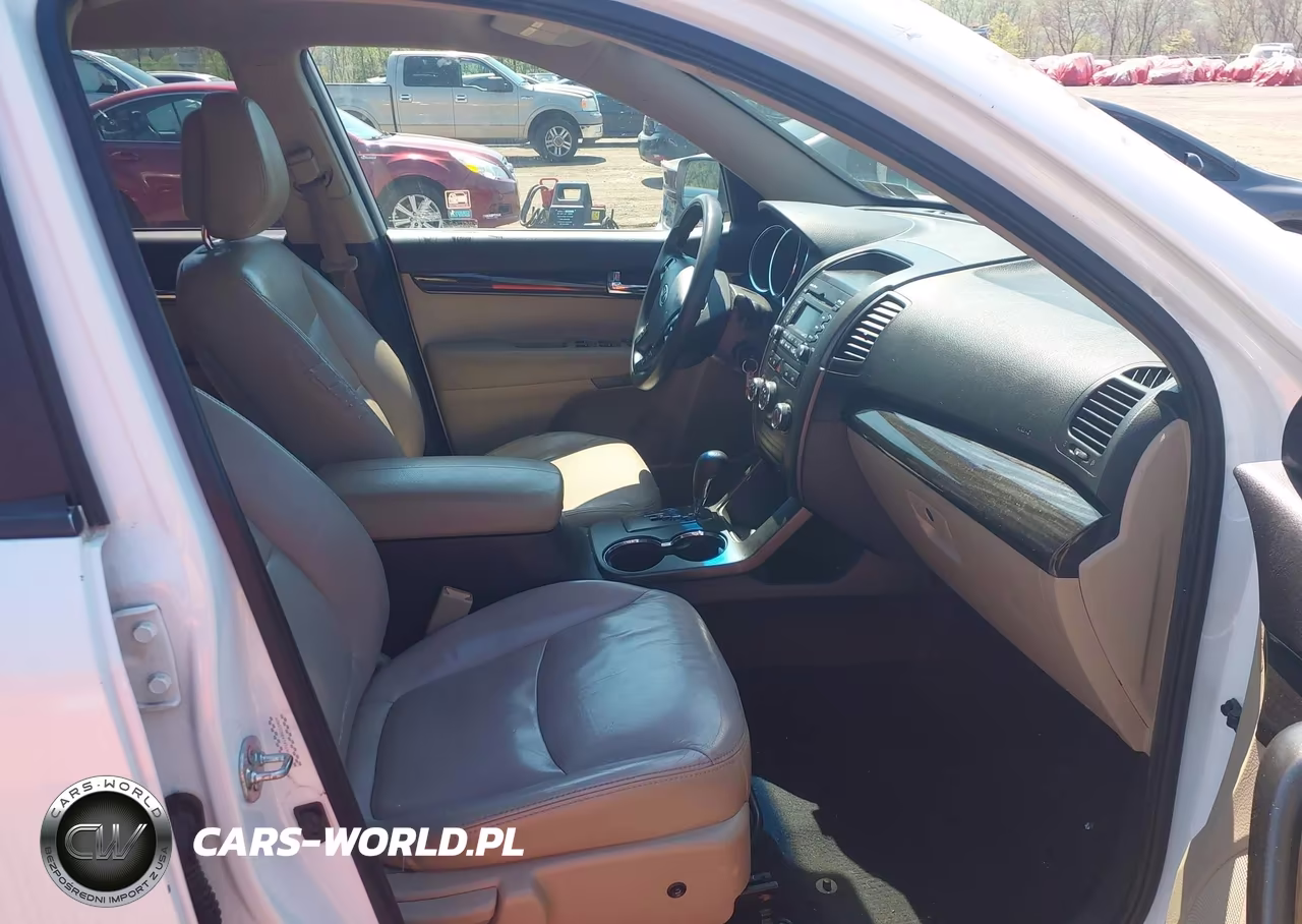 2011 Kia Sorento Lx VIN:5XYKTCA1XBG010489 - 5