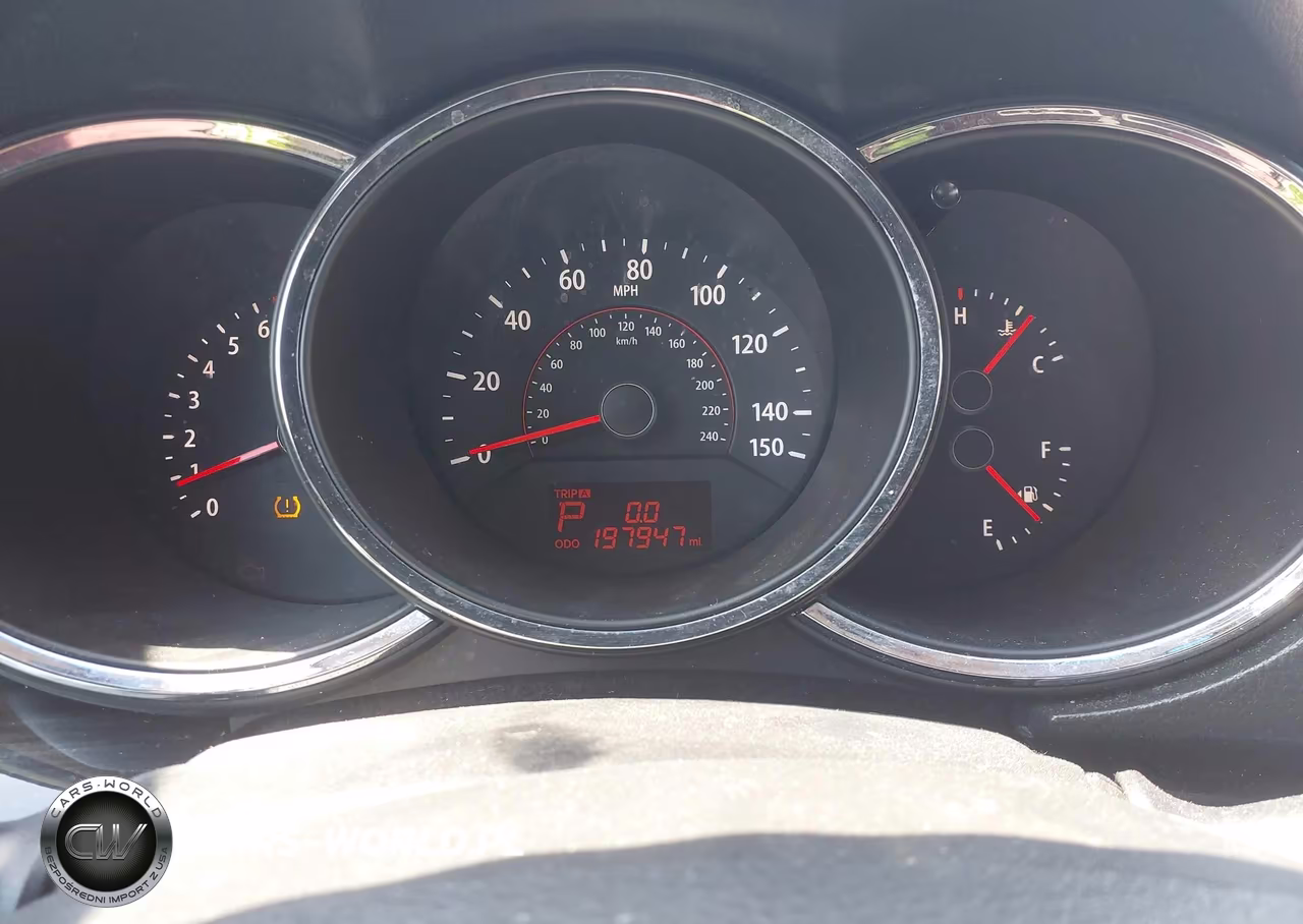 2011 Kia Sorento Lx VIN:5XYKTCA1XBG010489 - 7