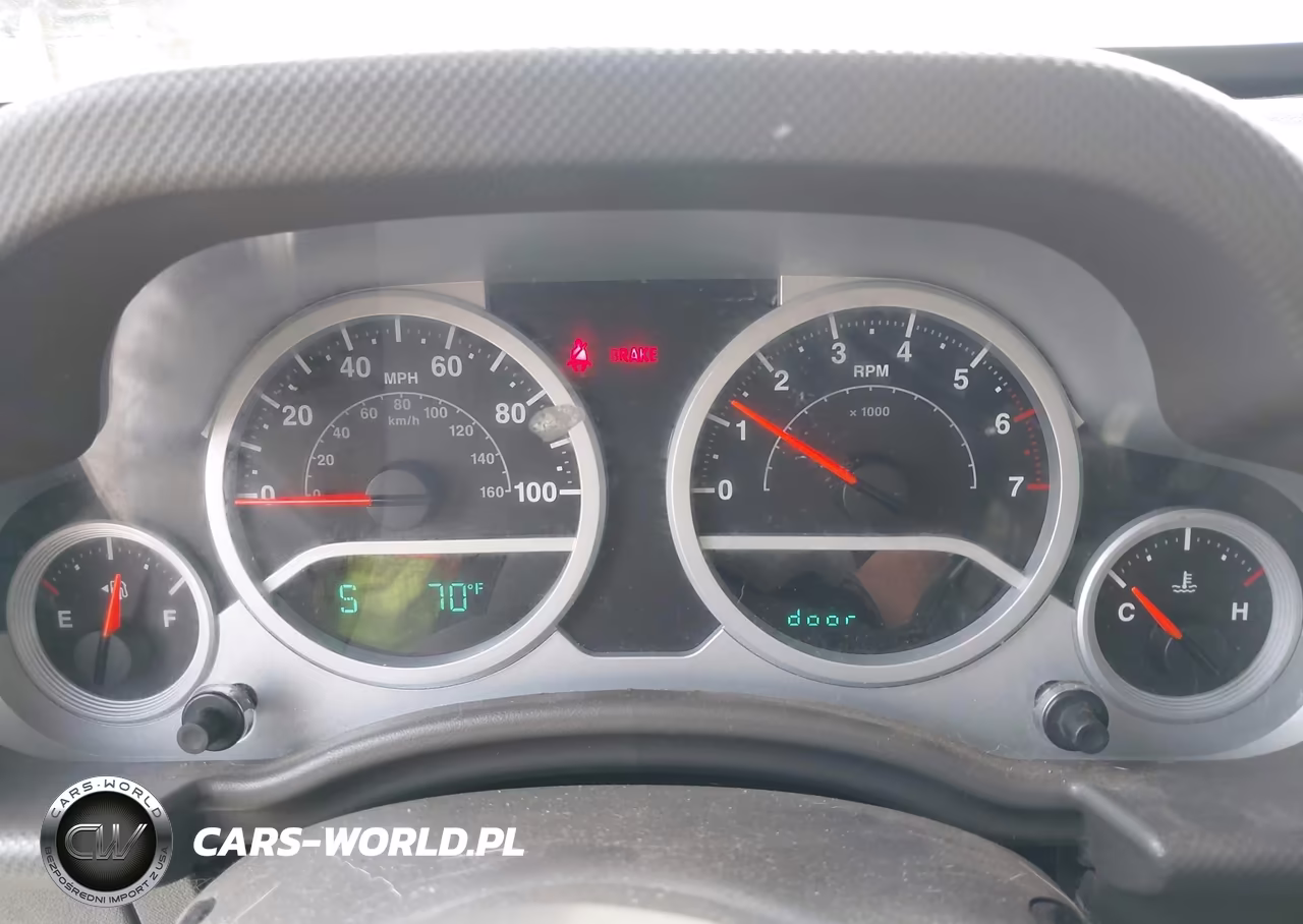 2007 Jeep Wrangler Unlimited Rubicon VIN:1J4GA69127L154304 - 7
