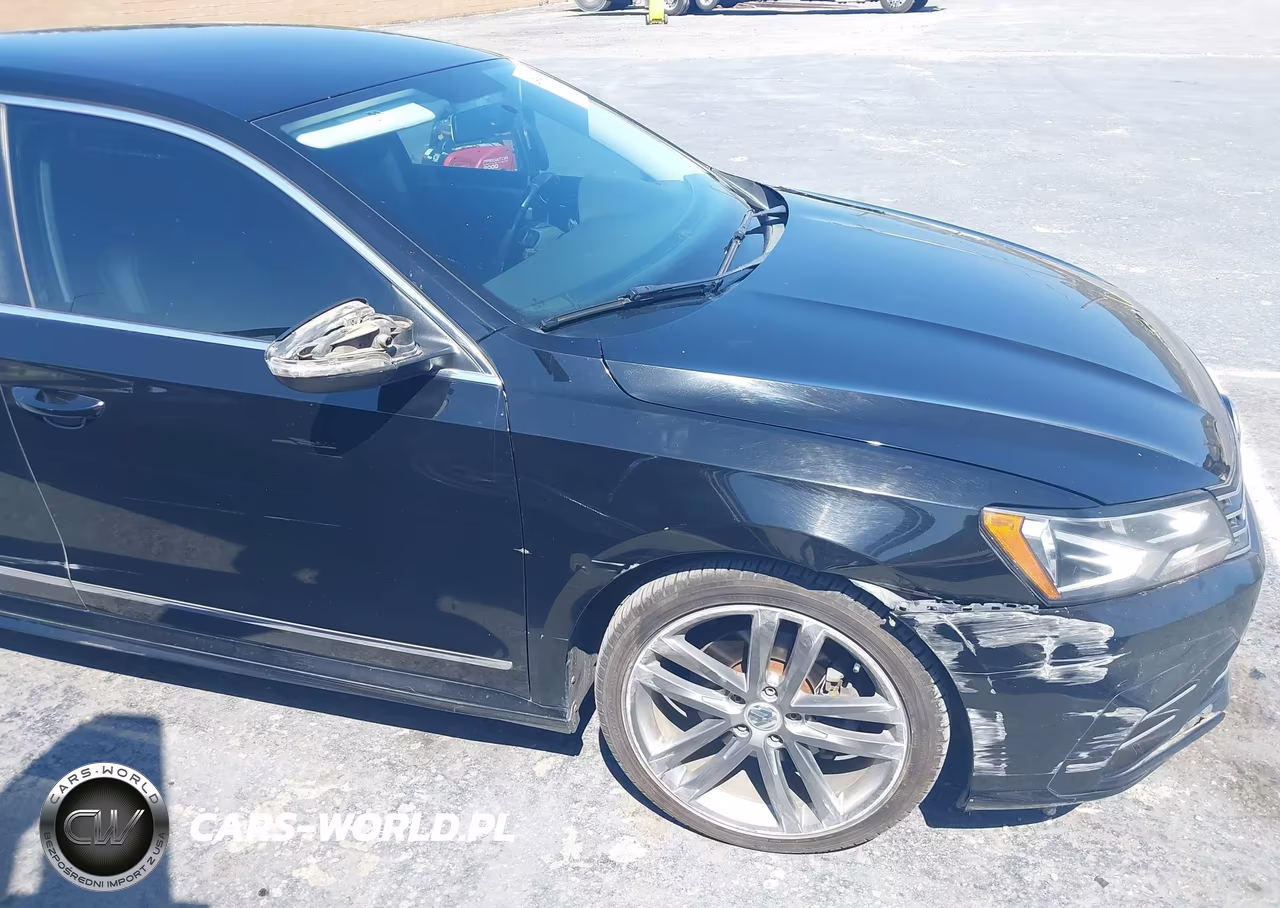 2016 Volkswagen Passat 1.8T R-Line VIN:1VWAT7A3XGC052416 - 12