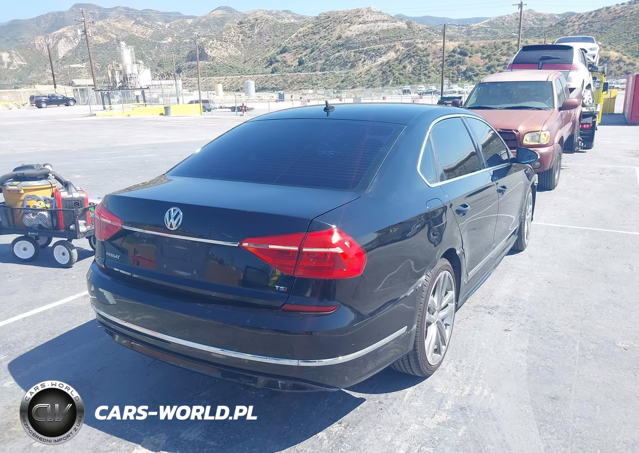 2016 Volkswagen Passat 1.8T R-Line VIN:1VWAT7A3XGC052416 - 4