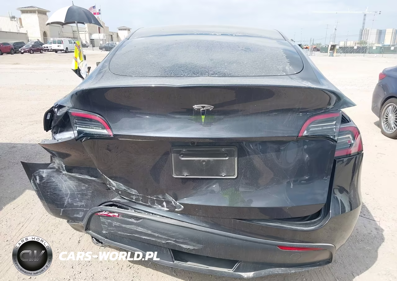 2024 Tesla Model Y Long Range Single Motor Rear-Wheel Drive-Rwd VIN:7SAYGDED9RF092793 - 15