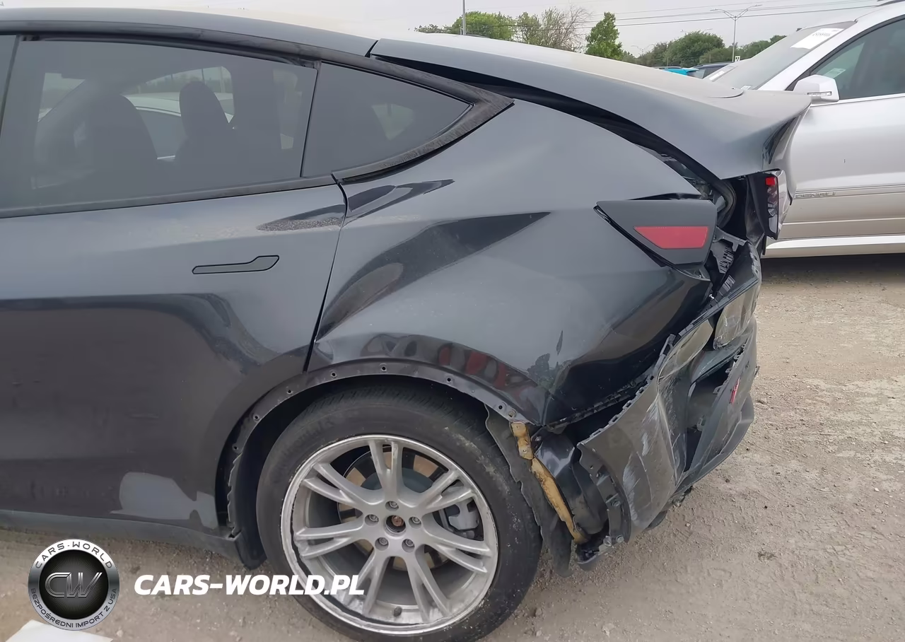 2024 Tesla Model Y Long Range Single Motor Rear-Wheel Drive-Rwd VIN:7SAYGDED9RF092793 - 18