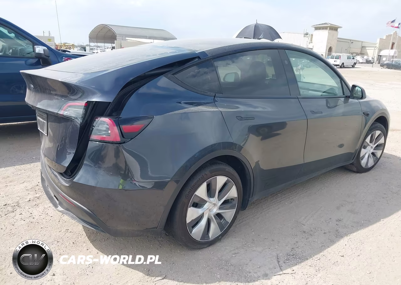 2024 Tesla Model Y Long Range Single Motor Rear-Wheel Drive-Rwd VIN:7SAYGDED9RF092793 - 4