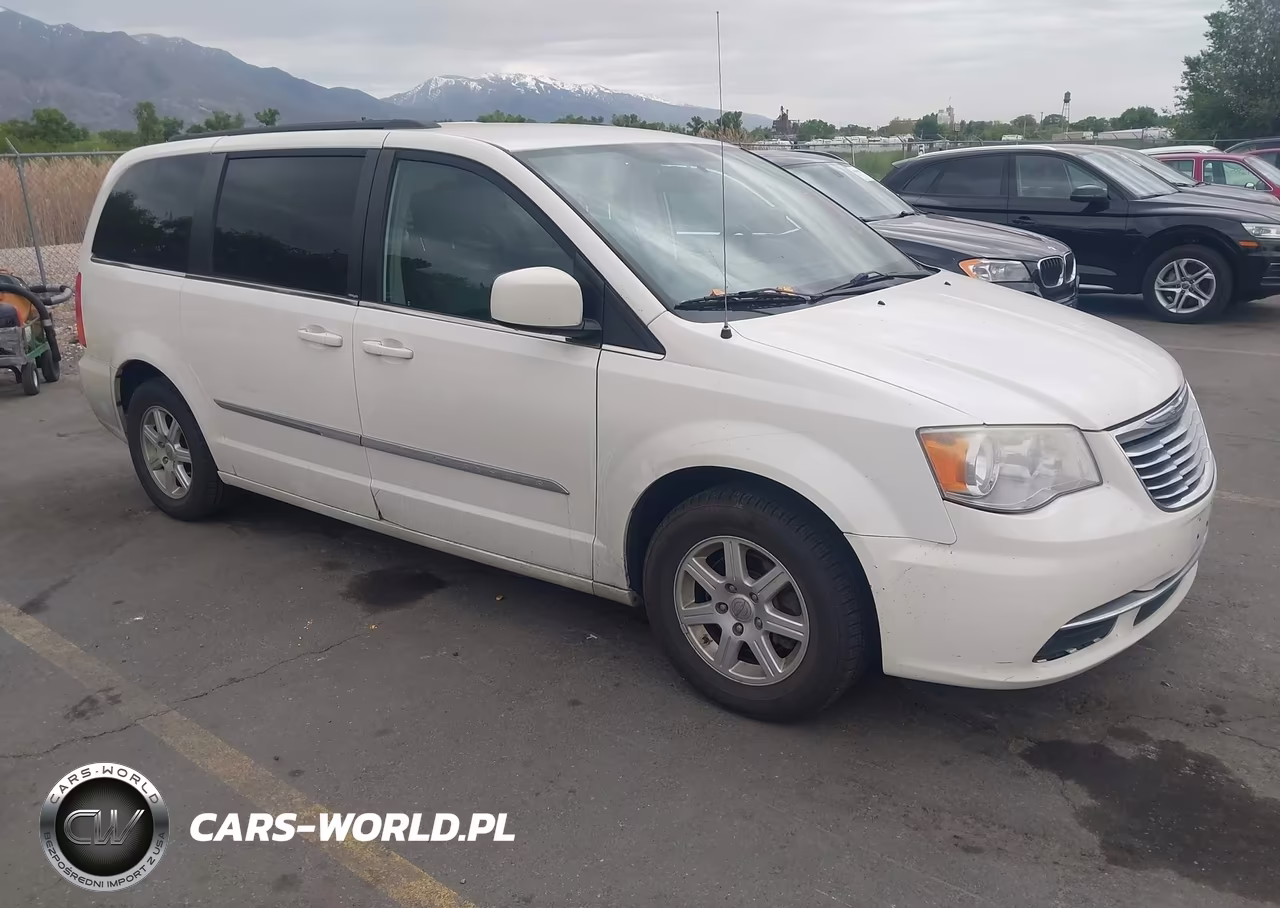 2012 Chrysler Town & Country Touring