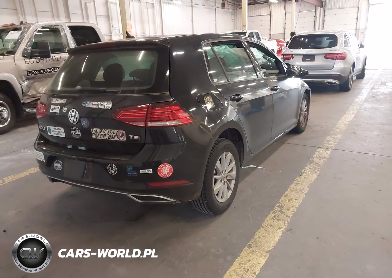 2018 Volkswagen Golf VIN:3VWG17AU6JM287619 - 4