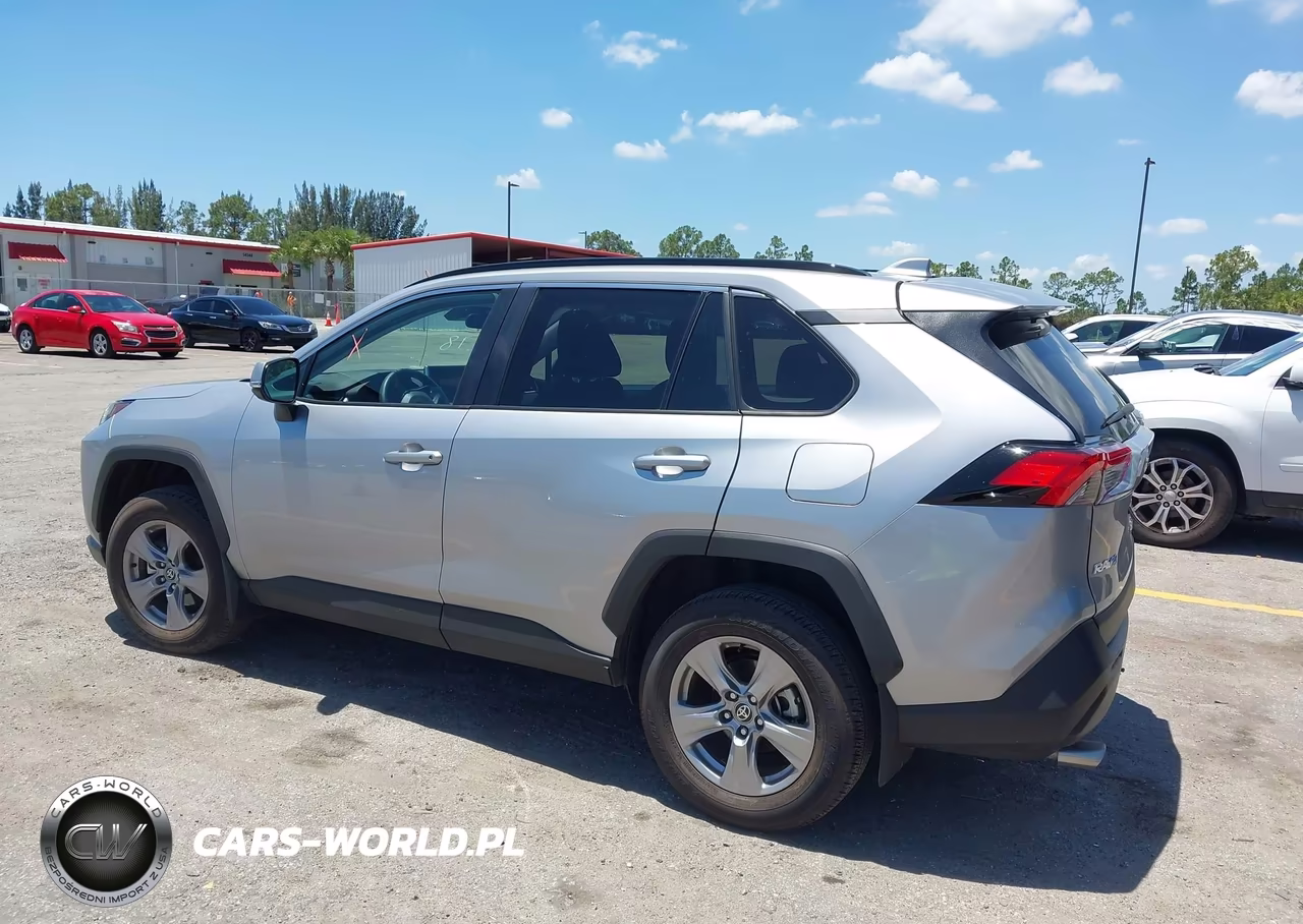 2025 Toyota Rav4 Xle VIN:2T3W1RFV1SC345598 - 3