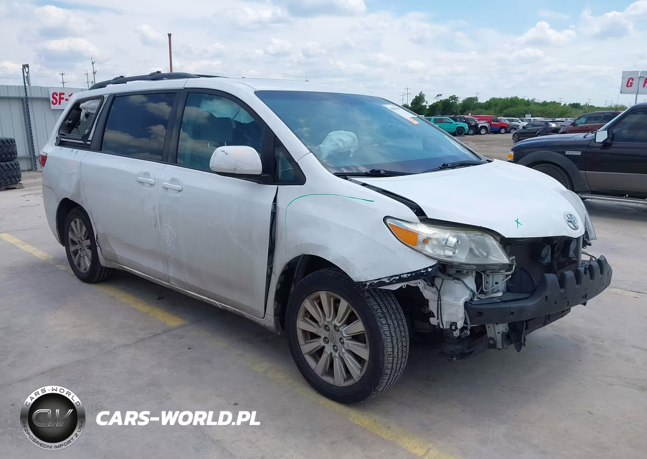 2015 Toyota Sienna Le 7 Passenger – zdjęcie 1 z 21