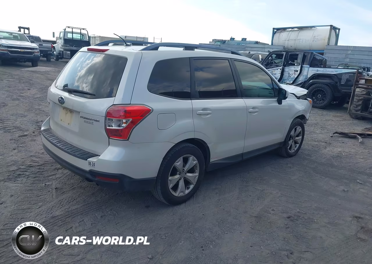 2015 Subaru Forester 2.5I Premium VIN:JF2SJADC4FH424194 - 4