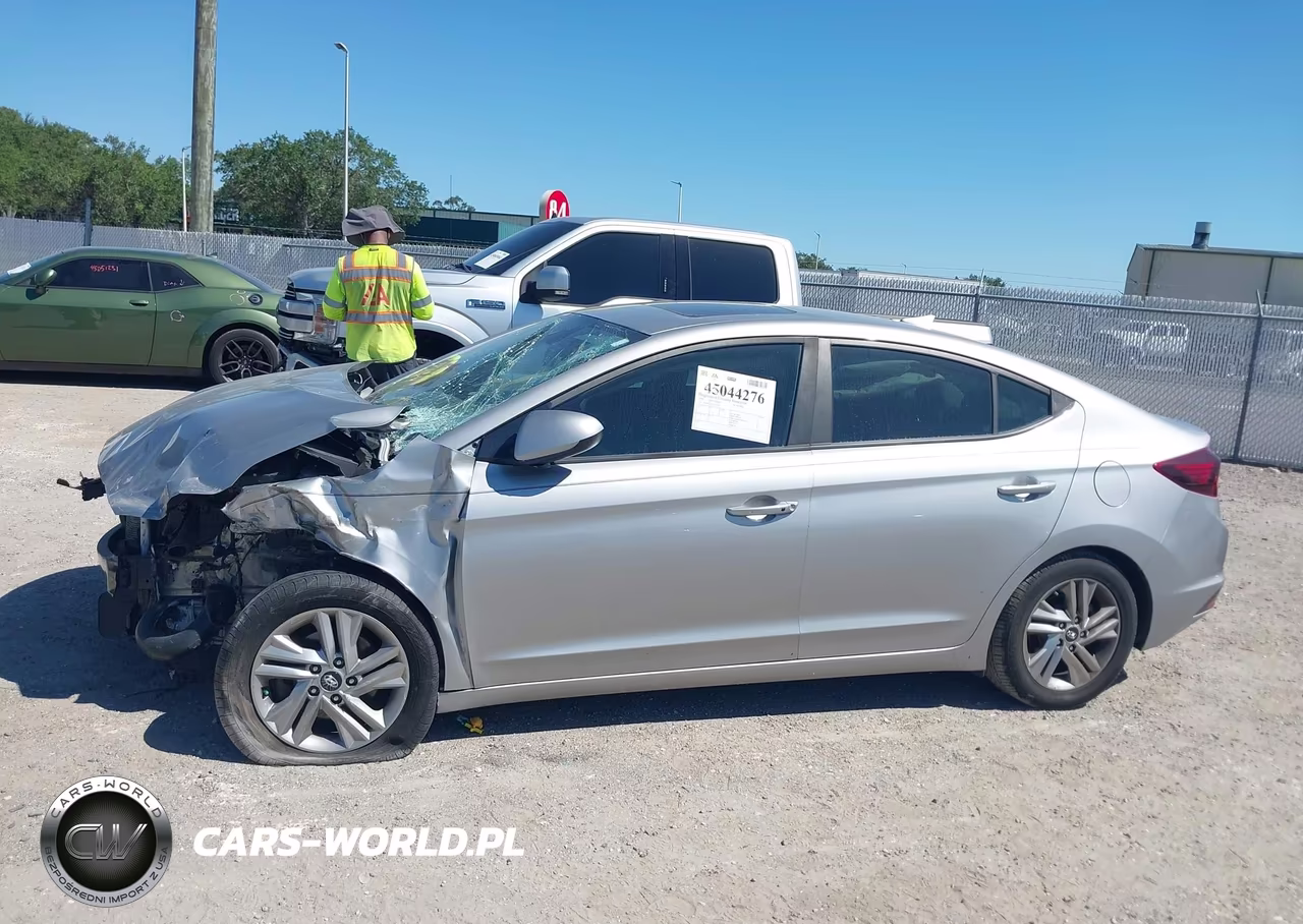 2020 Hyundai Elantra Value Edition VIN:5NPD84LF2LH557761 - 14
