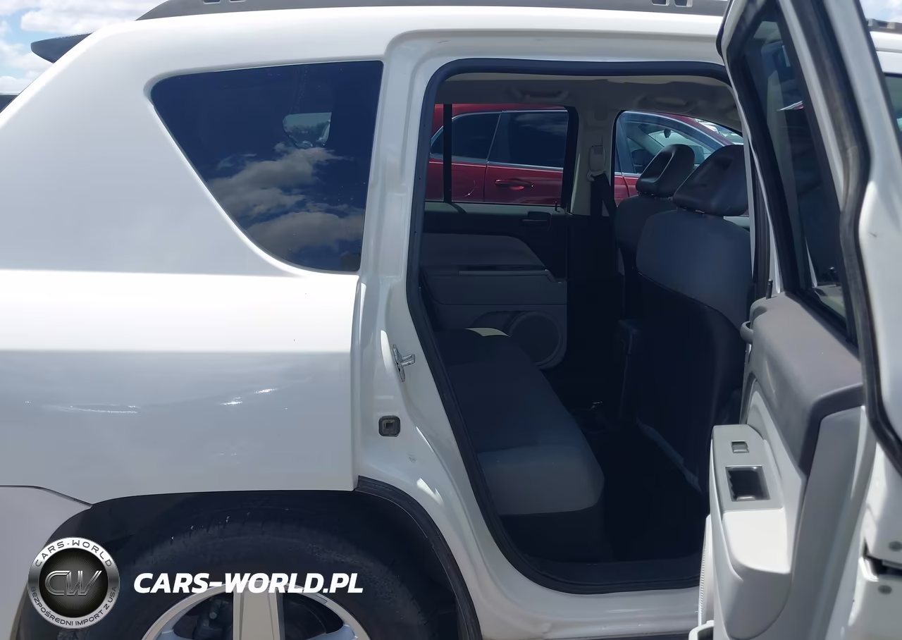 2007 Jeep Compass Sport VIN:1J8FF47W27D155901 - 8
