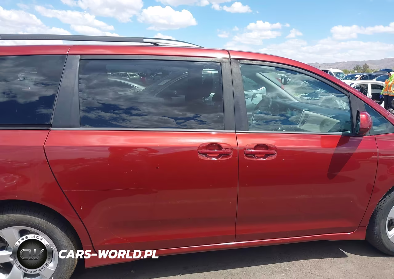 2019 Toyota Sienna Le 8 Passenger VIN:5TDKZ3DC4KS009918 - 13