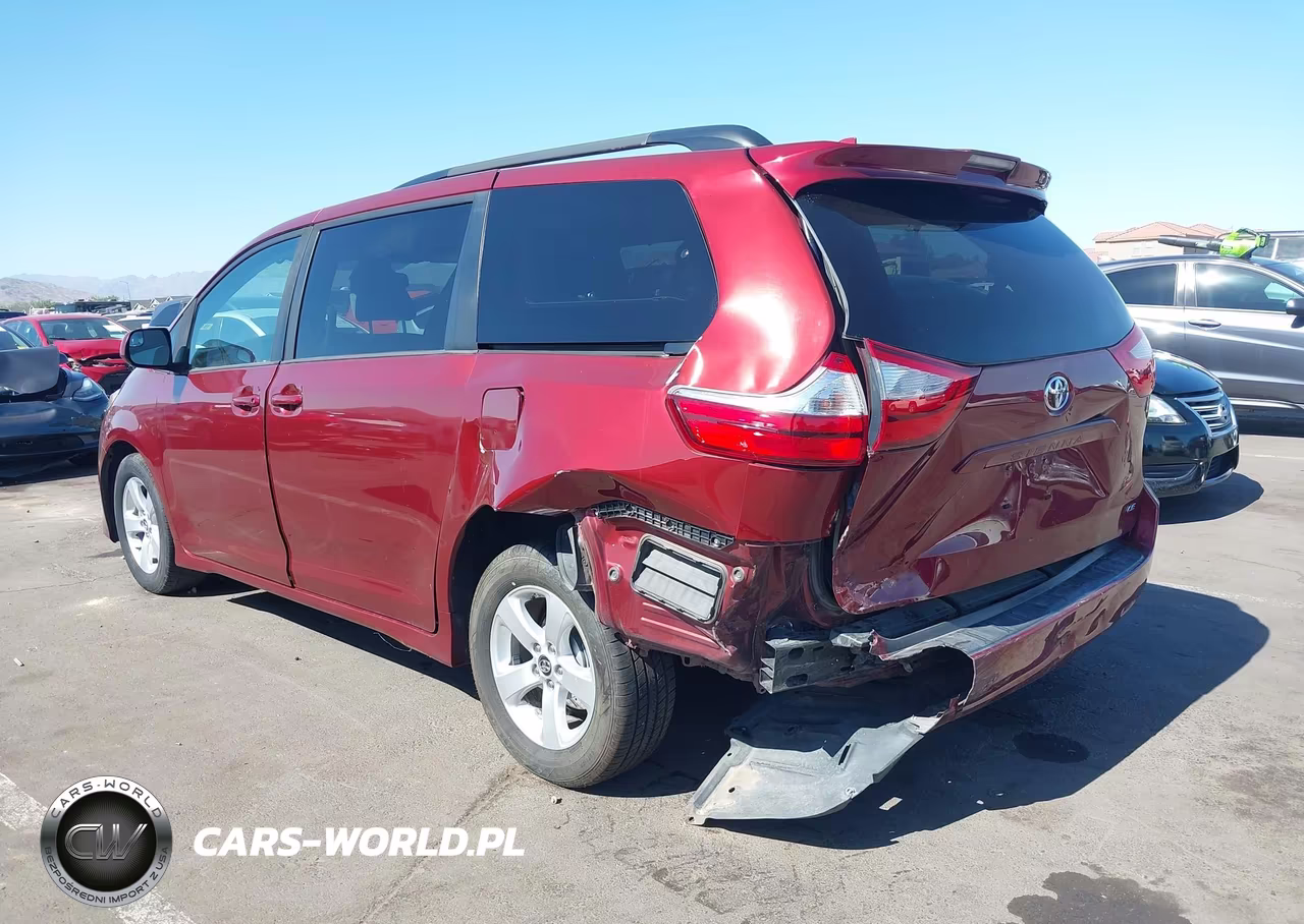 2019 Toyota Sienna Le 8 Passenger VIN:5TDKZ3DC4KS009918 - 3