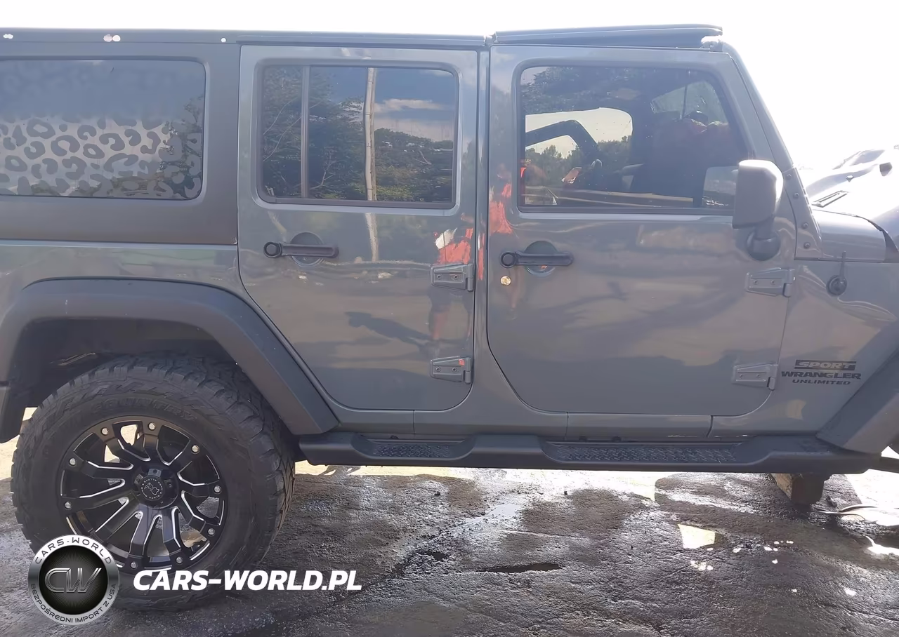 2015 Jeep Wrangler Unlimited Sport VIN:1C4BJWDG4FL550096 - 14