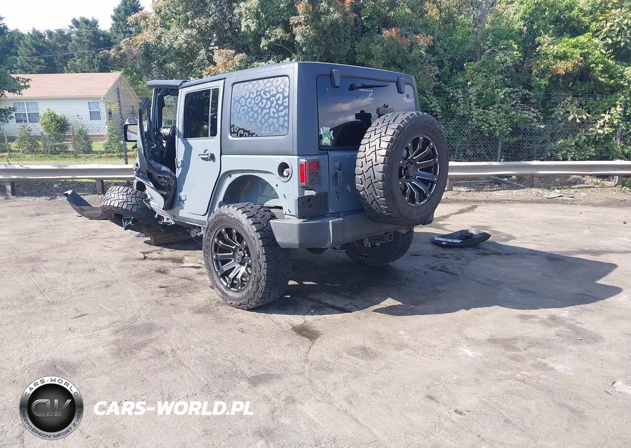 2015 Jeep Wrangler Unlimited Sport VIN:1C4BJWDG4FL550096 - 3