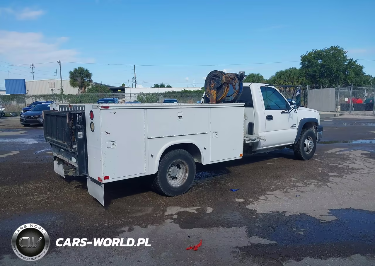 2007 Chevrolet Silverado 3500 Chassis Classic Work Truck VIN:1GBJC34D77E139358 - 4
