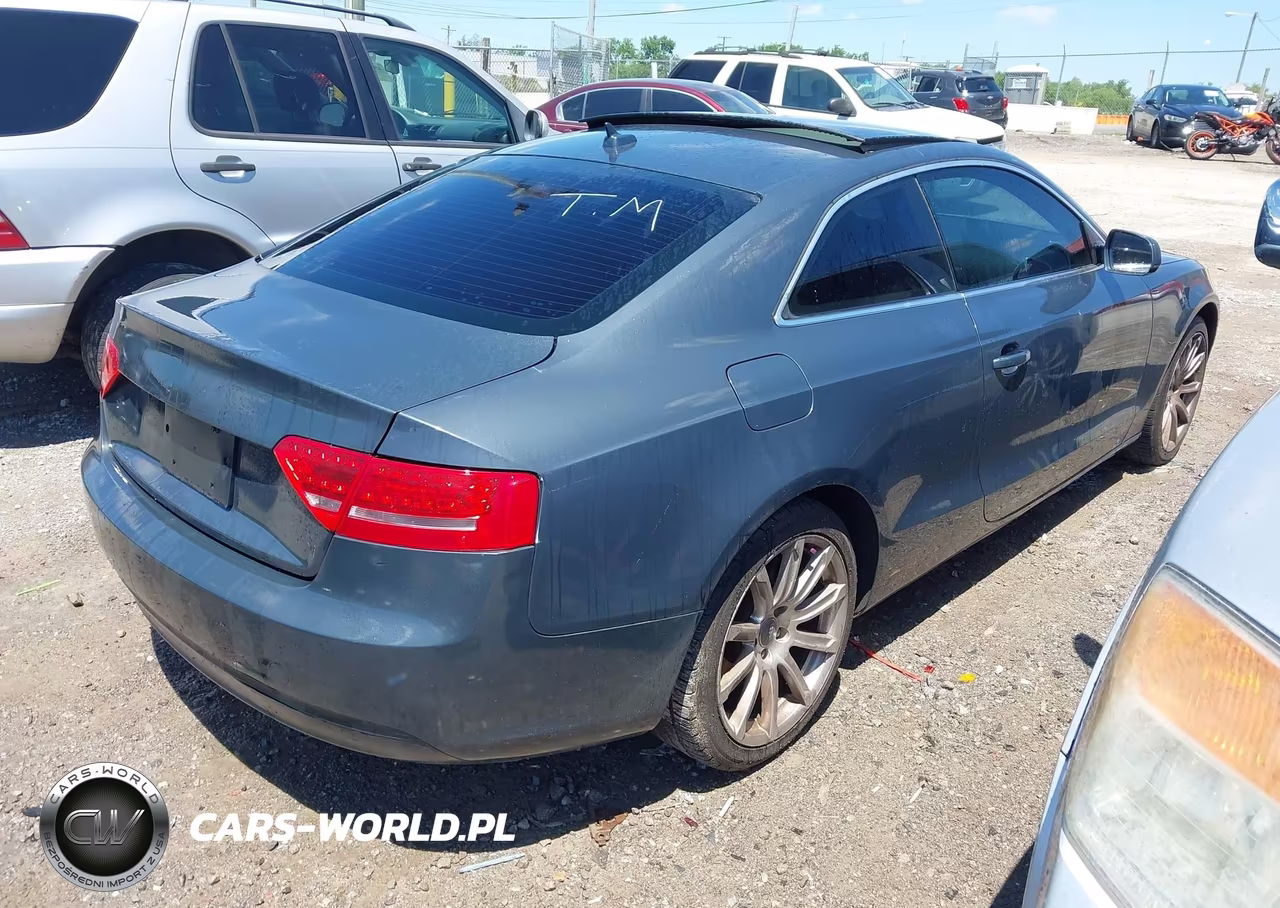 2011 Audi A5 2.0T Premium VIN:WAULFAFRXBA031158 - 4