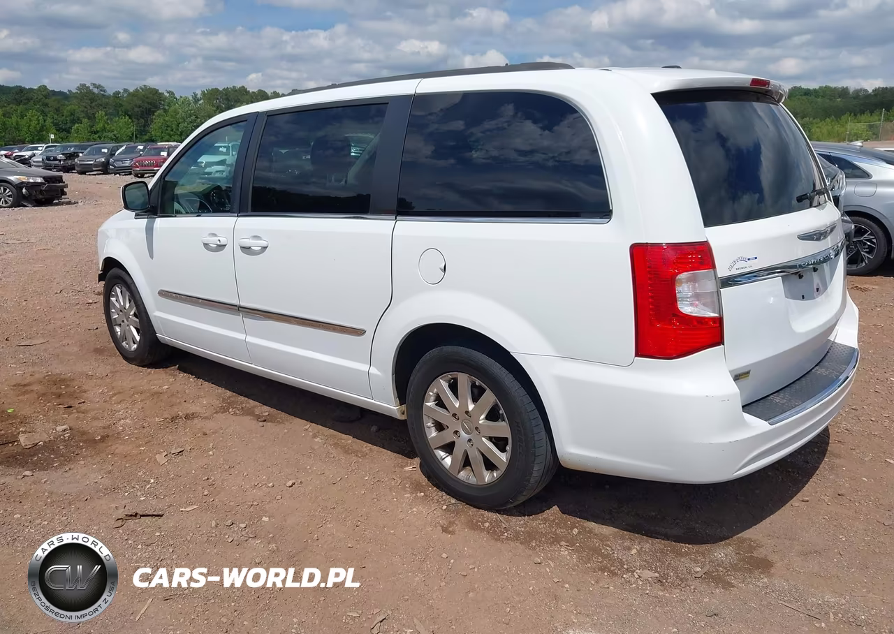 2015 Chrysler Town & Country Touring VIN:2C4RC1BGXFR561352 - 3