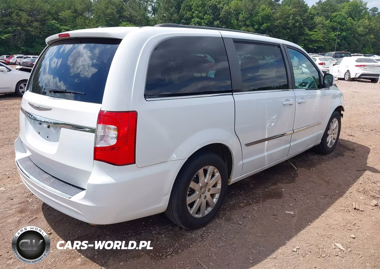 2015 Chrysler Town & Country Touring VIN:2C4RC1BGXFR561352 - 4