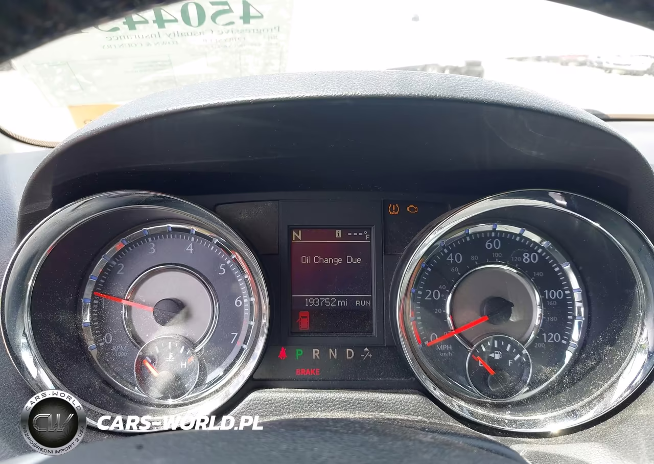 2015 Chrysler Town & Country Touring VIN:2C4RC1BGXFR561352 - 7
