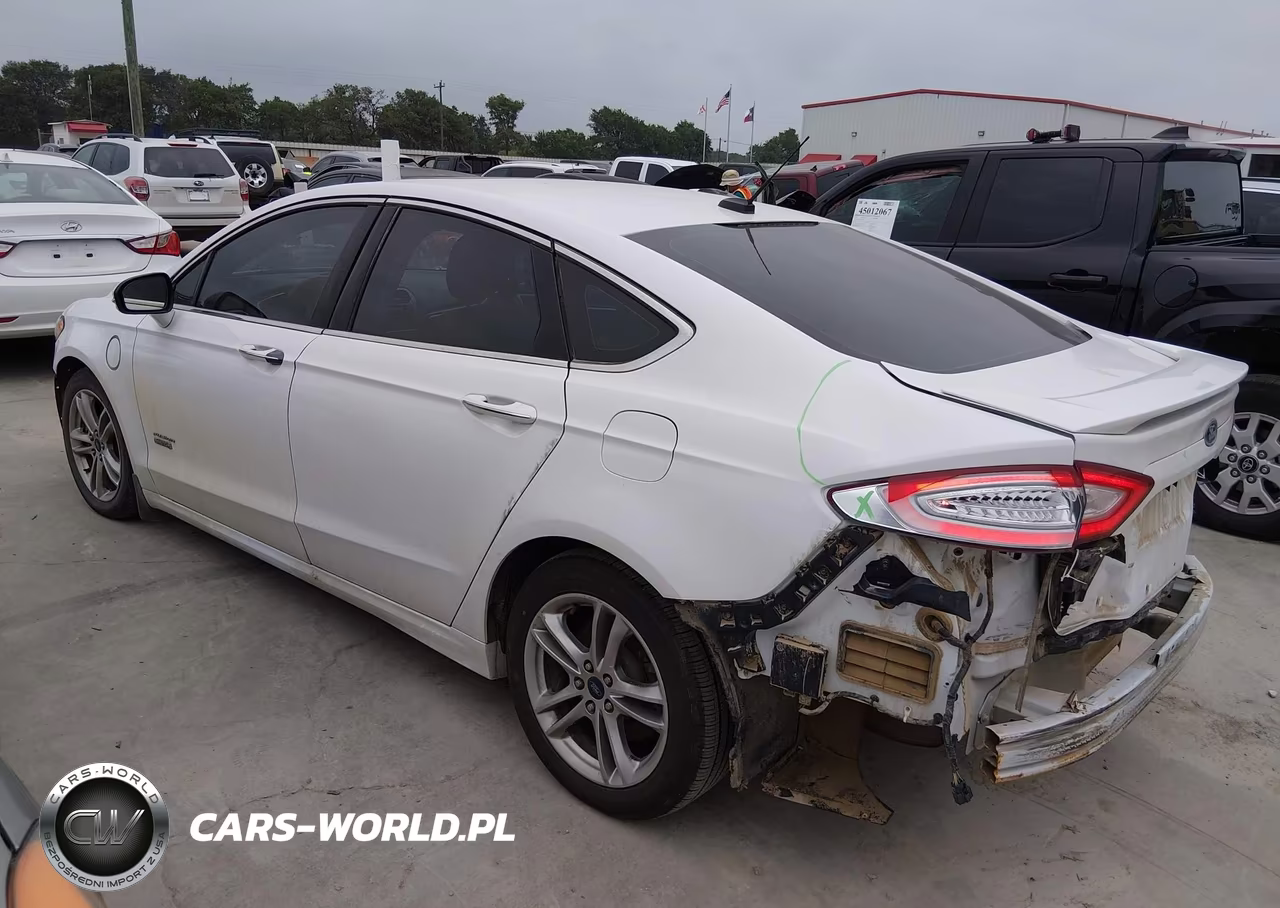 2015 Ford Fusion Energi Titanium VIN:3FA6P0SU8FR264085 - 3