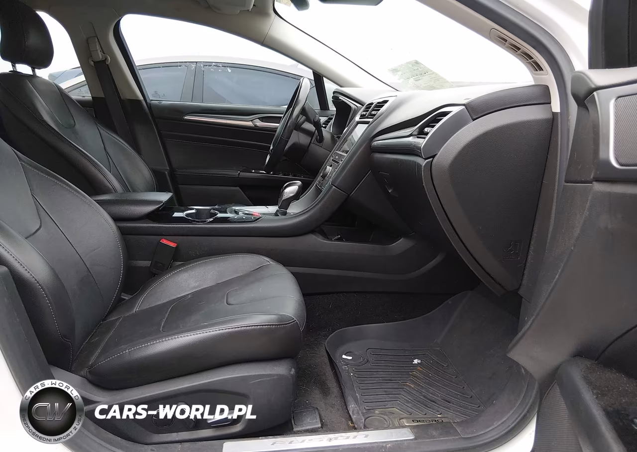 2015 Ford Fusion Energi Titanium VIN:3FA6P0SU8FR264085 - 5