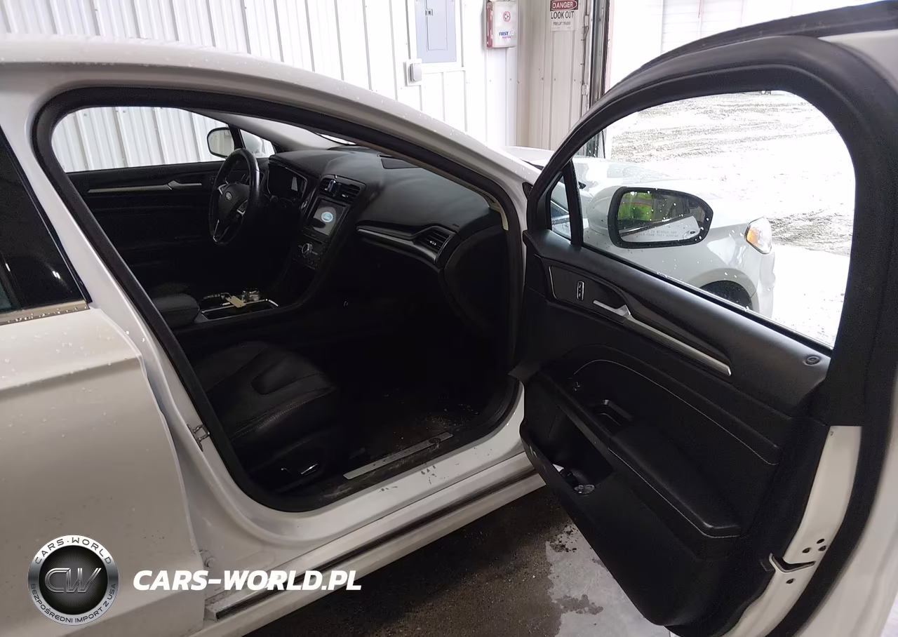 2020 Ford Fusion Titanium VIN:3FA6P0D92LR133531 - 5