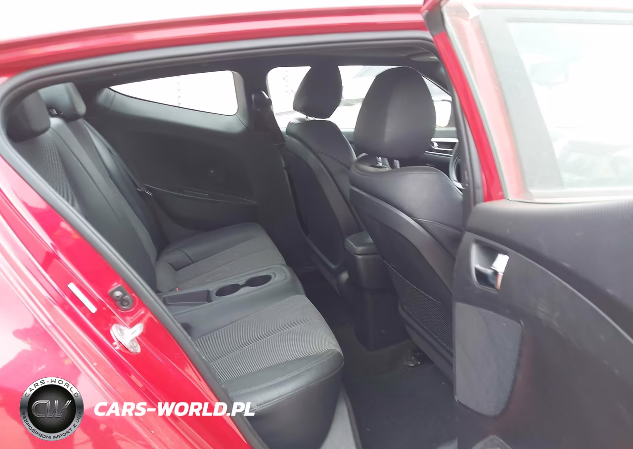 2016 Hyundai Veloster VIN:KMHTC6AD7GU286999 - 8