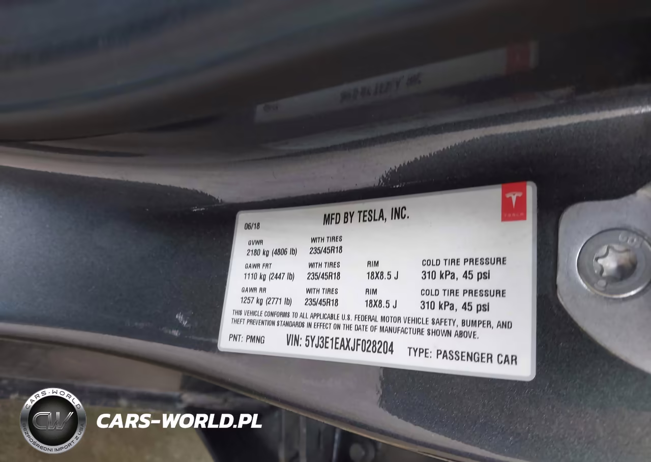 2018 Tesla Model 3 Long Range-Mid Range VIN:5YJ3E1EAXJF028204 - 9
