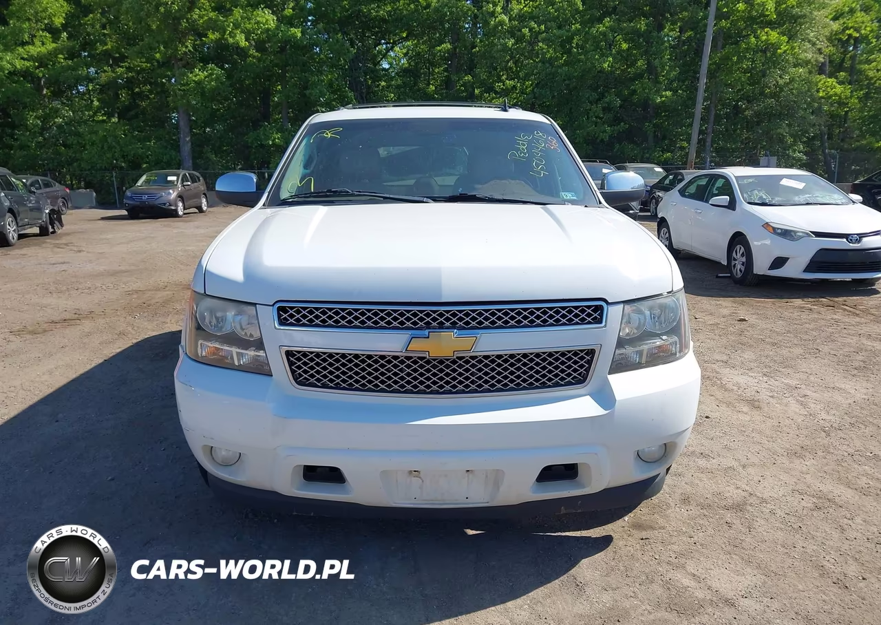 2011 Chevrolet Tahoe Ltz VIN:1GNSCCE05BR396328 - 12