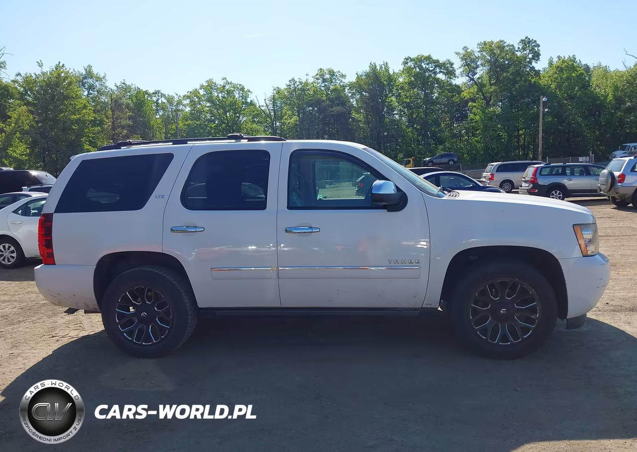 2011 Chevrolet Tahoe Ltz VIN:1GNSCCE05BR396328 - 13