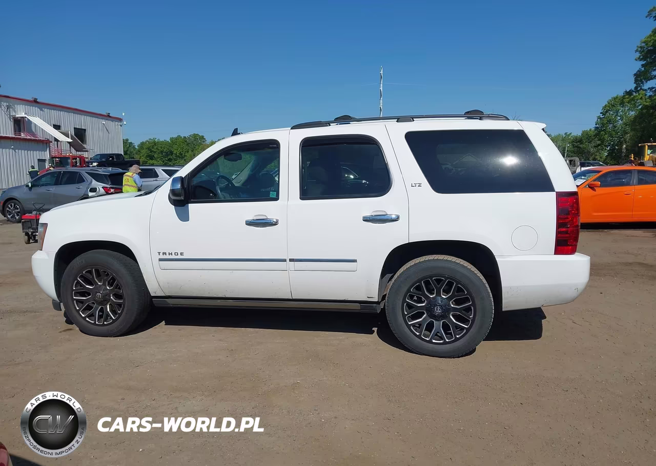 2011 Chevrolet Tahoe Ltz VIN:1GNSCCE05BR396328 - 14