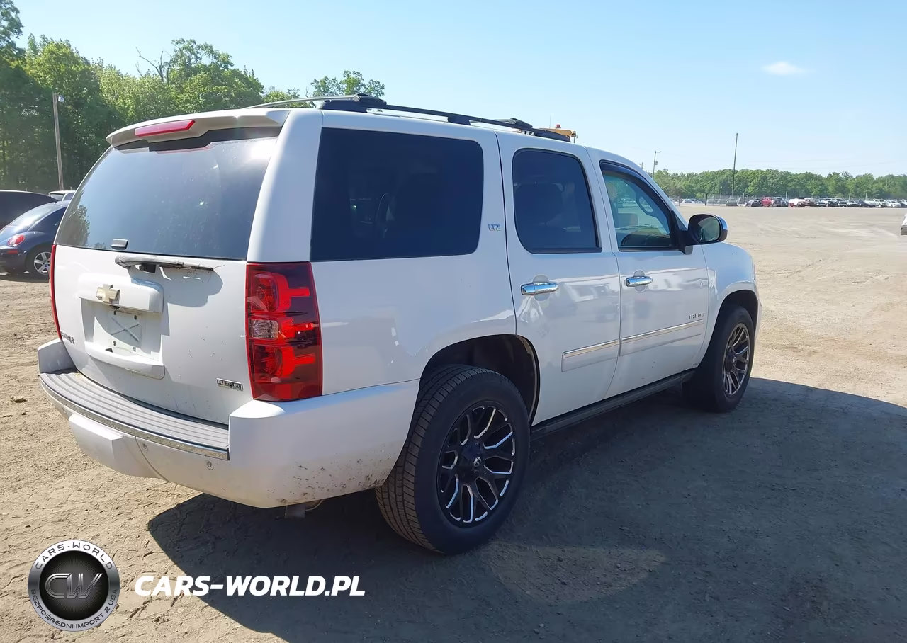 2011 Chevrolet Tahoe Ltz VIN:1GNSCCE05BR396328 - 4