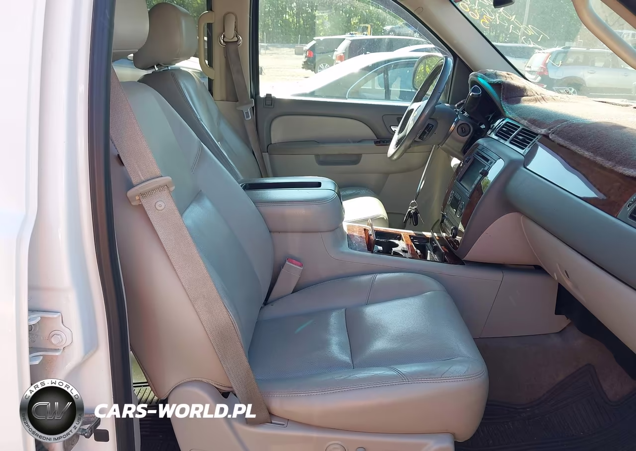 2011 Chevrolet Tahoe Ltz VIN:1GNSCCE05BR396328 - 5