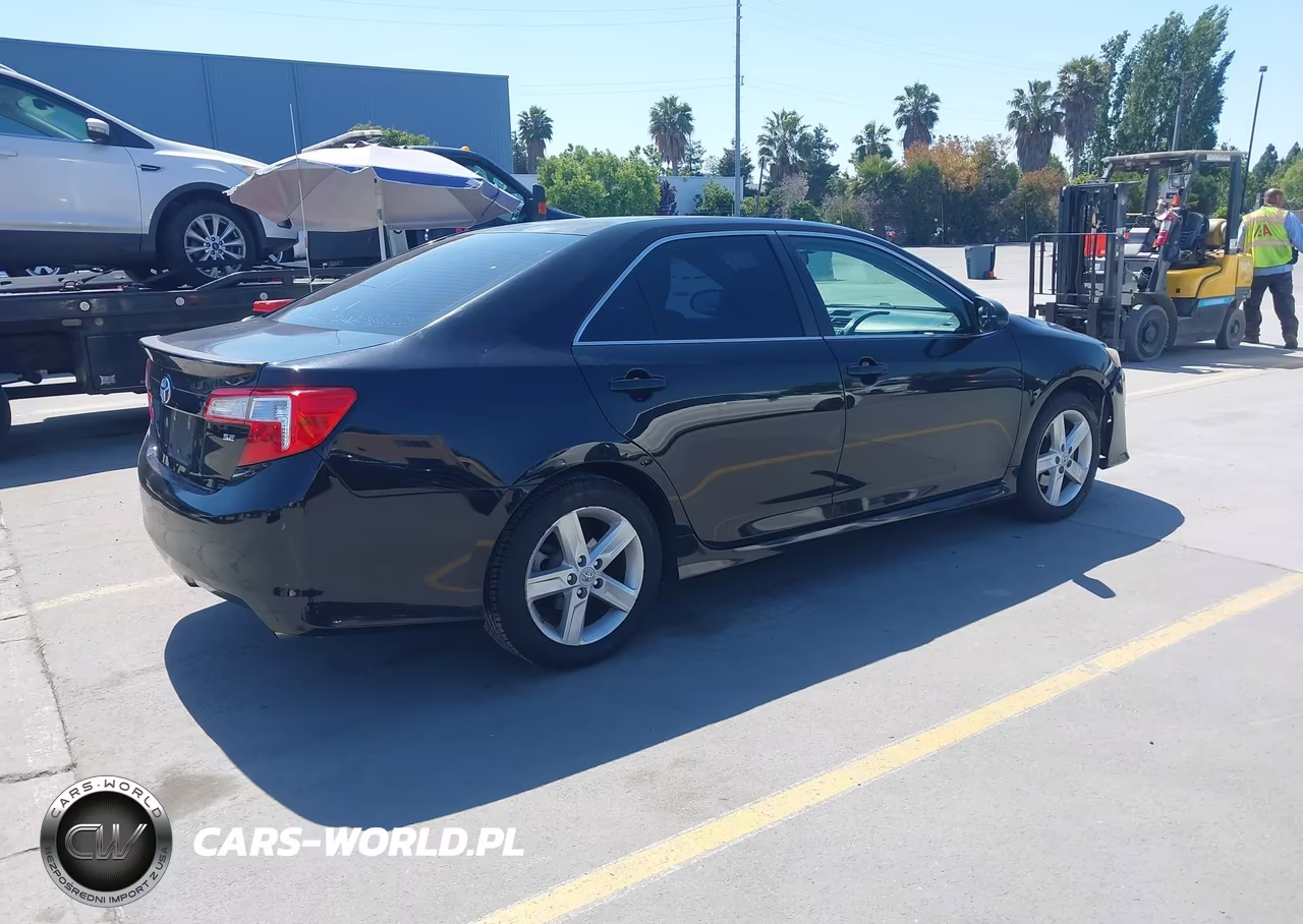 2013 Toyota Camry Se VIN:4T1BF1FK2DU639836 - 4