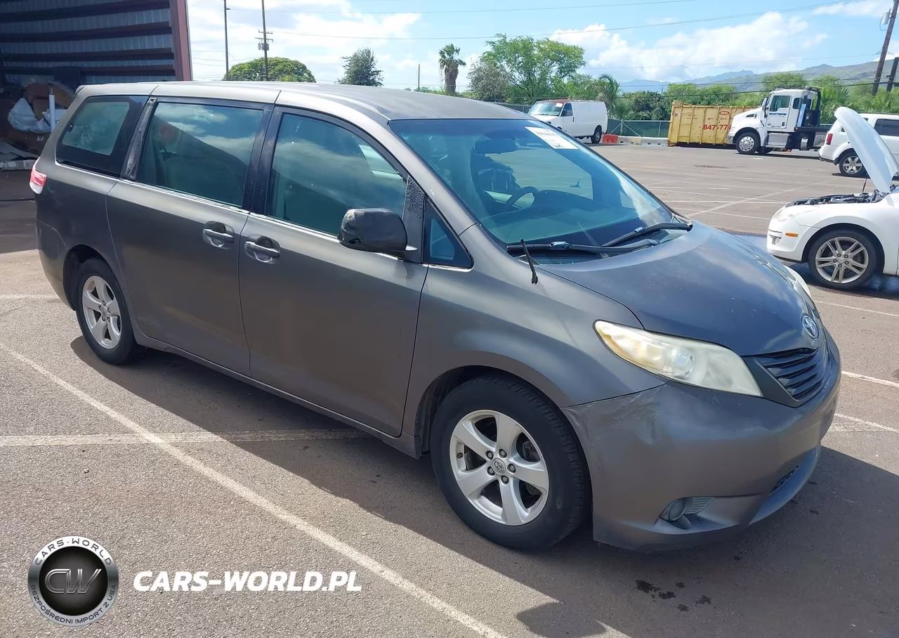 2012 Toyota Sienna Base V6 7 Passenger – zdjęcie 1 z 13