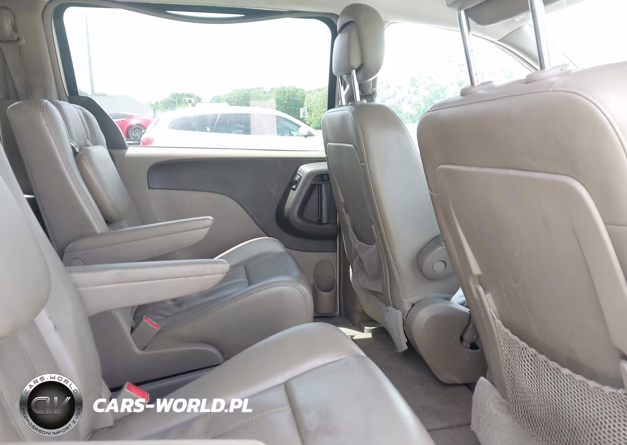 2013 Chrysler Town & Country Touring VIN:2C4RC1BG2DR721401 - 8