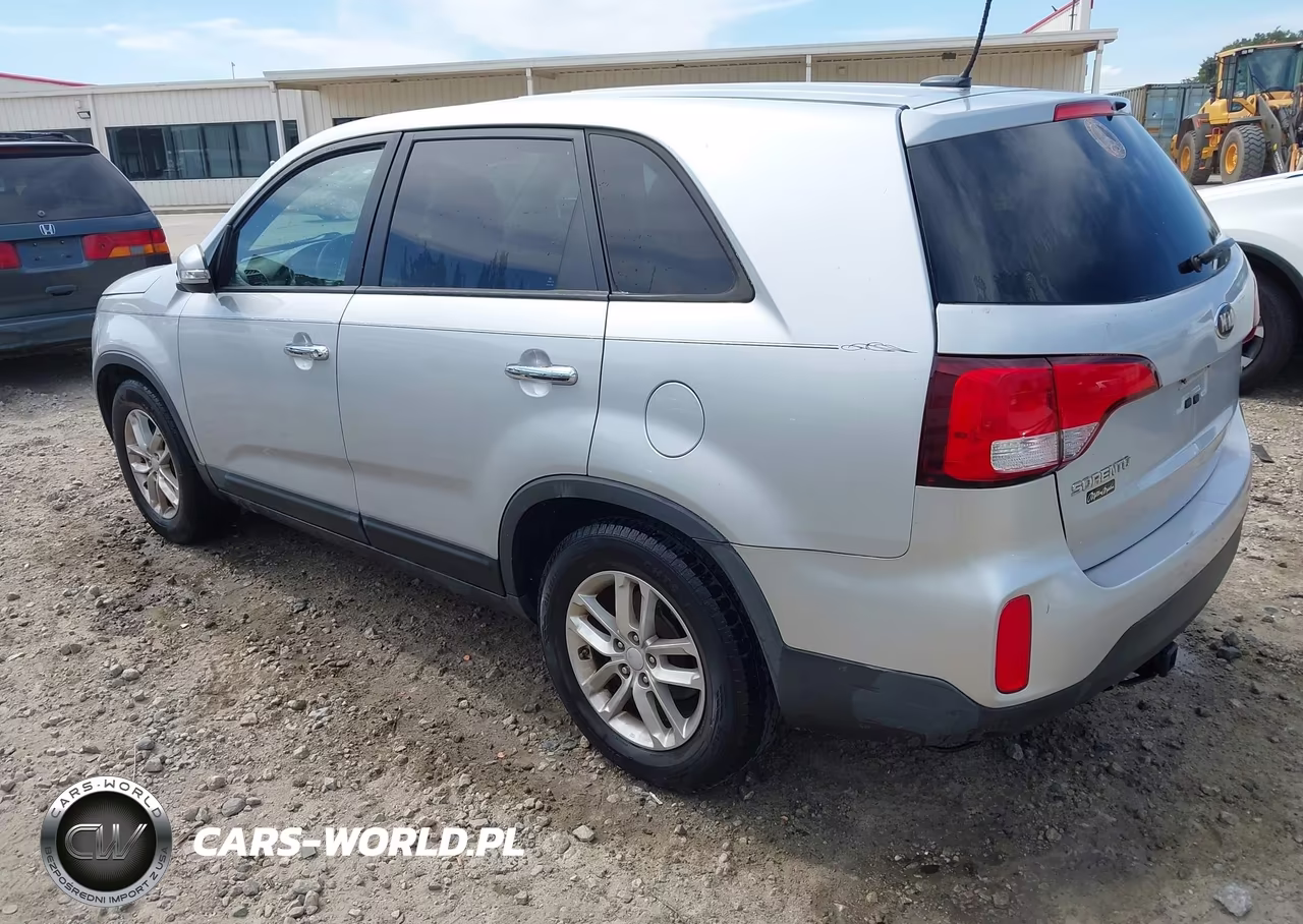 2015 Kia Sorento Lx VIN:5XYKT3A64FG582191 - 3