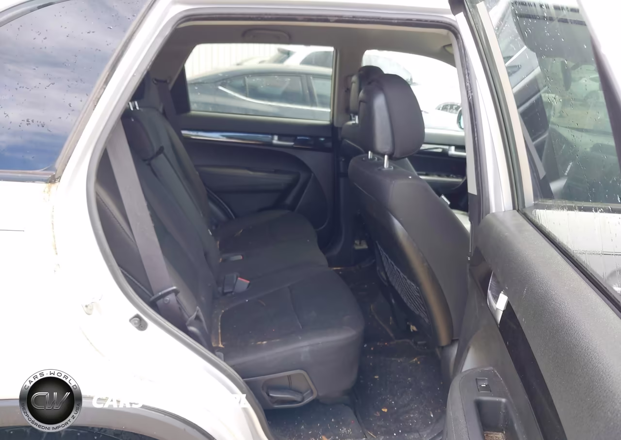 2015 Kia Sorento Lx VIN:5XYKT3A64FG582191 - 8