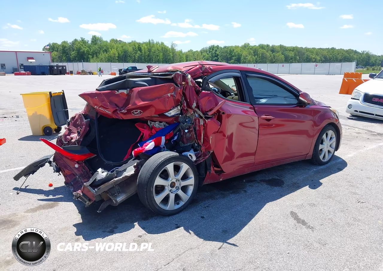 2013 Hyundai Elantra Limited VIN:5NPDH4AE2DH452746 - 4