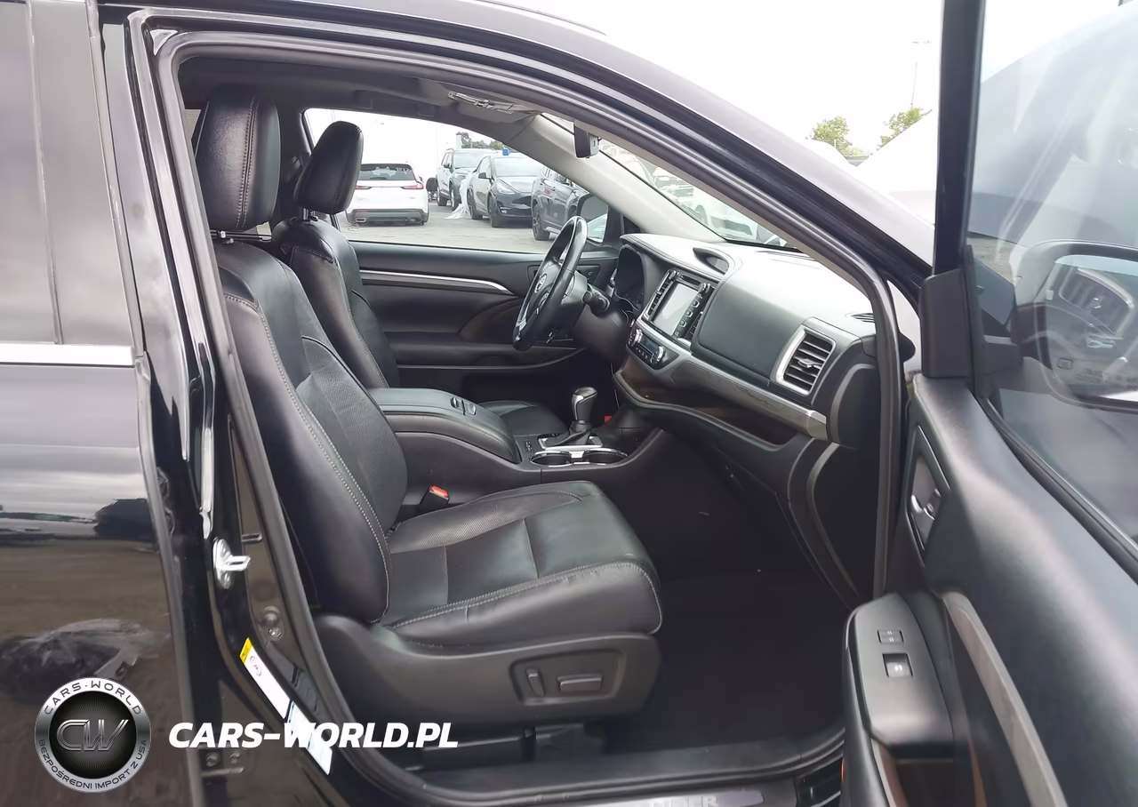 2018 Toyota Highlander Hybrid Limited Platinum VIN:5TDDGRFH9JS043054 - 5