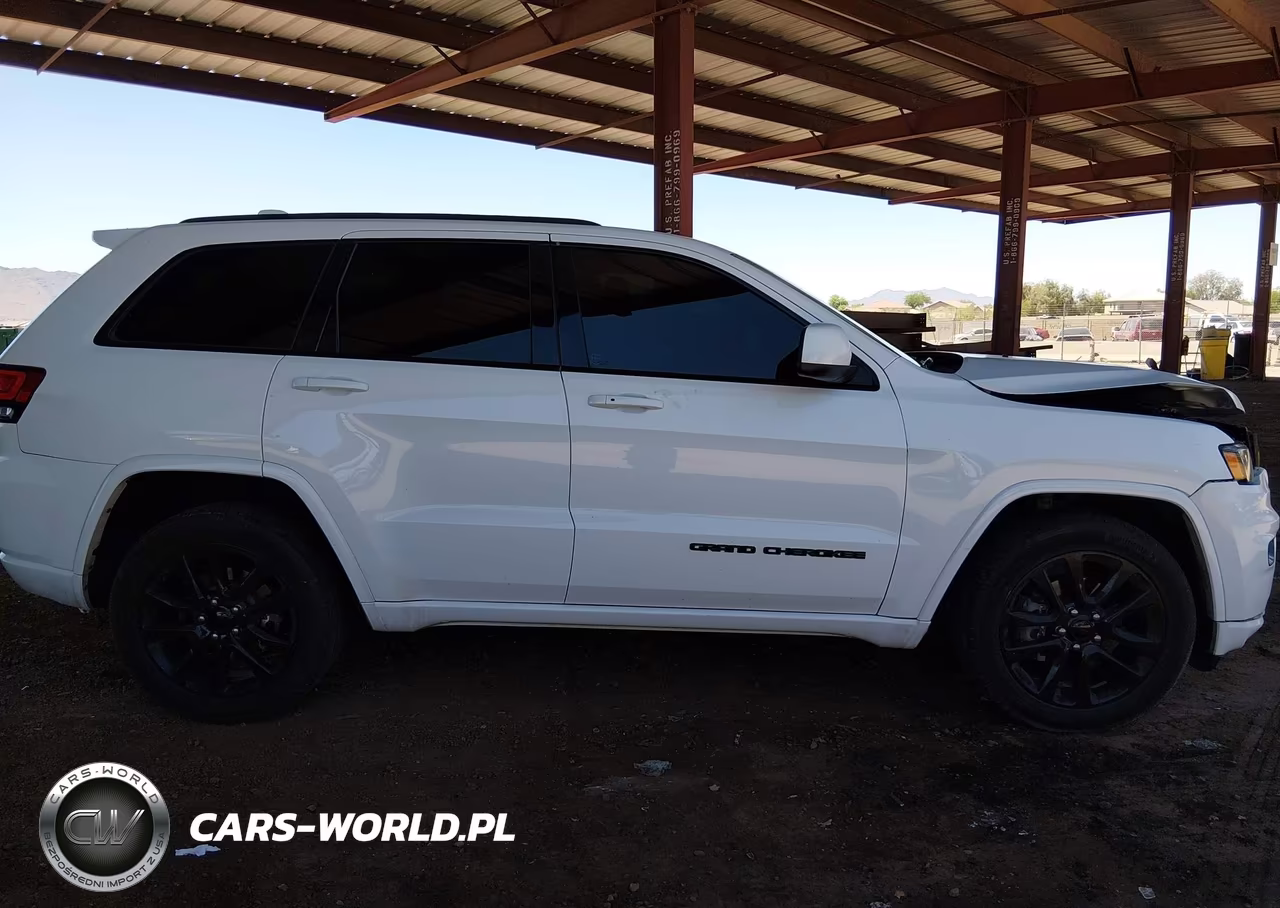 2019 Jeep Grand Cherokee Altitude 4X4 VIN:1C4RJFAG5KC610514 - 13