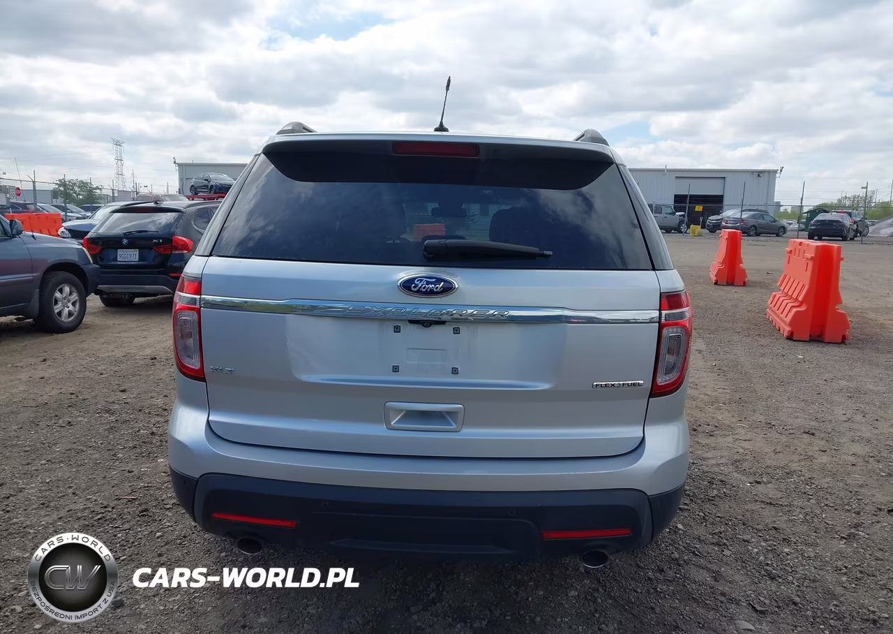 2015 Ford Explorer Xlt VIN:1FM5K7D83FGA13880 - 16
