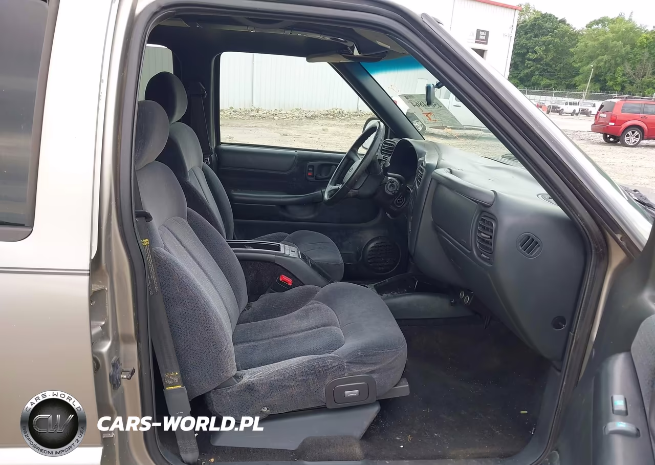 2000 Chevrolet Blazer Lt VIN:1GNCS13W9Y2335326 - 5