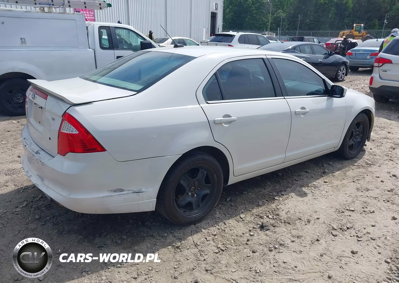 2011 Ford Fusion Se VIN:3FAHP0HA0BR183033 - 4