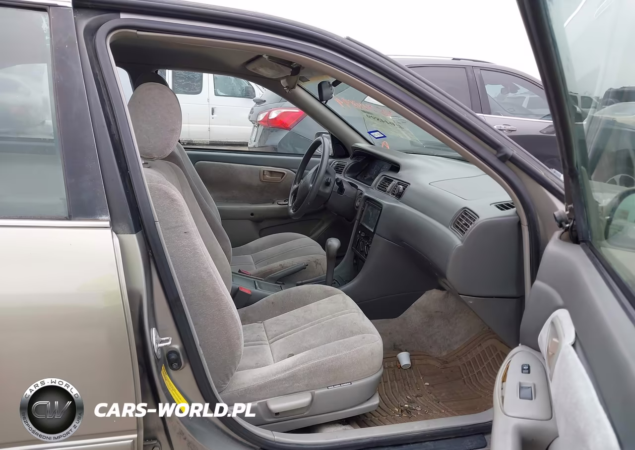1999 Toyota Camry Le VIN:4T1BG28KXXU498289 - 5