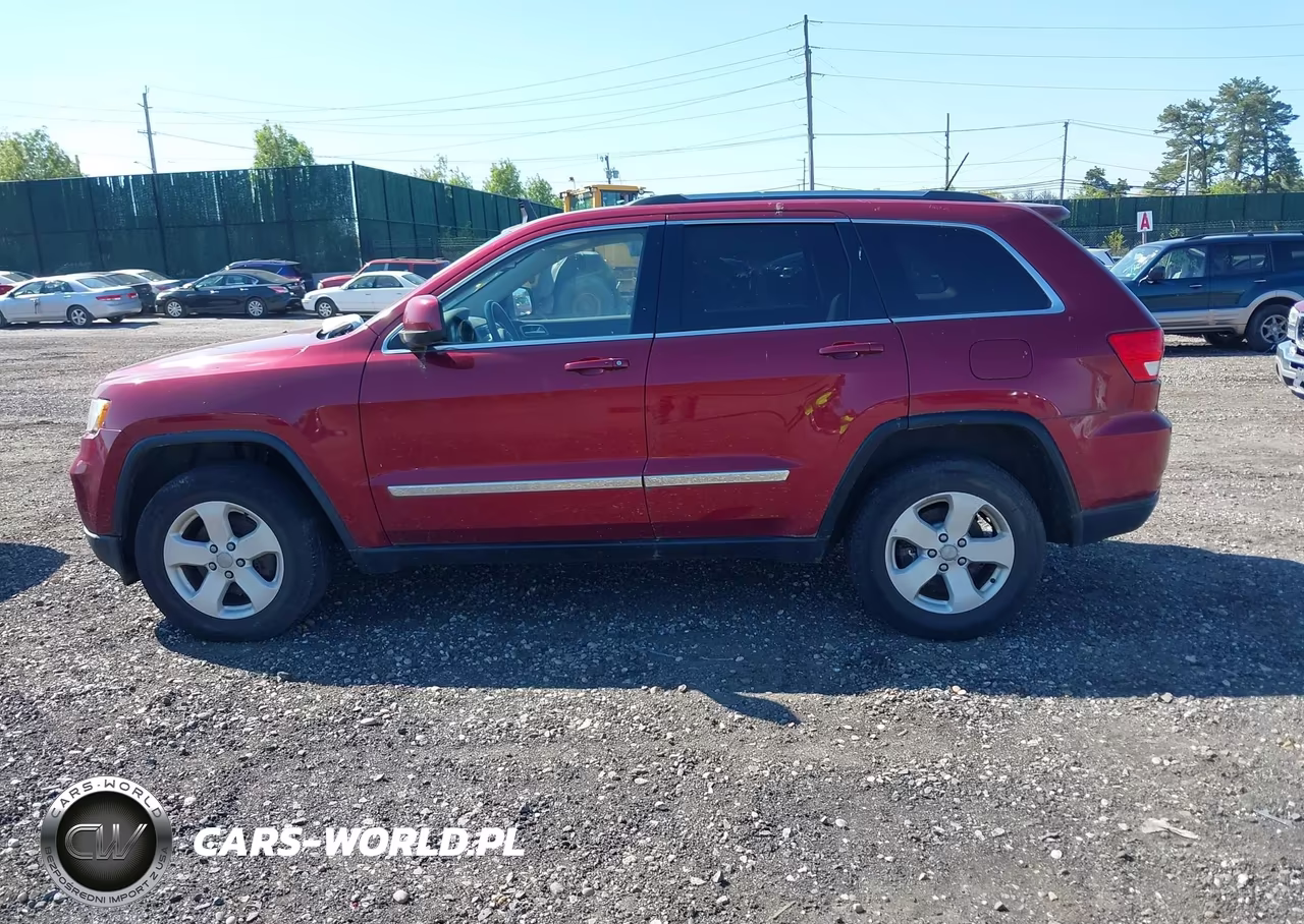 2013 Jeep Grand Cherokee Laredo VIN:1C4RJFAG7DC560847 - 14
