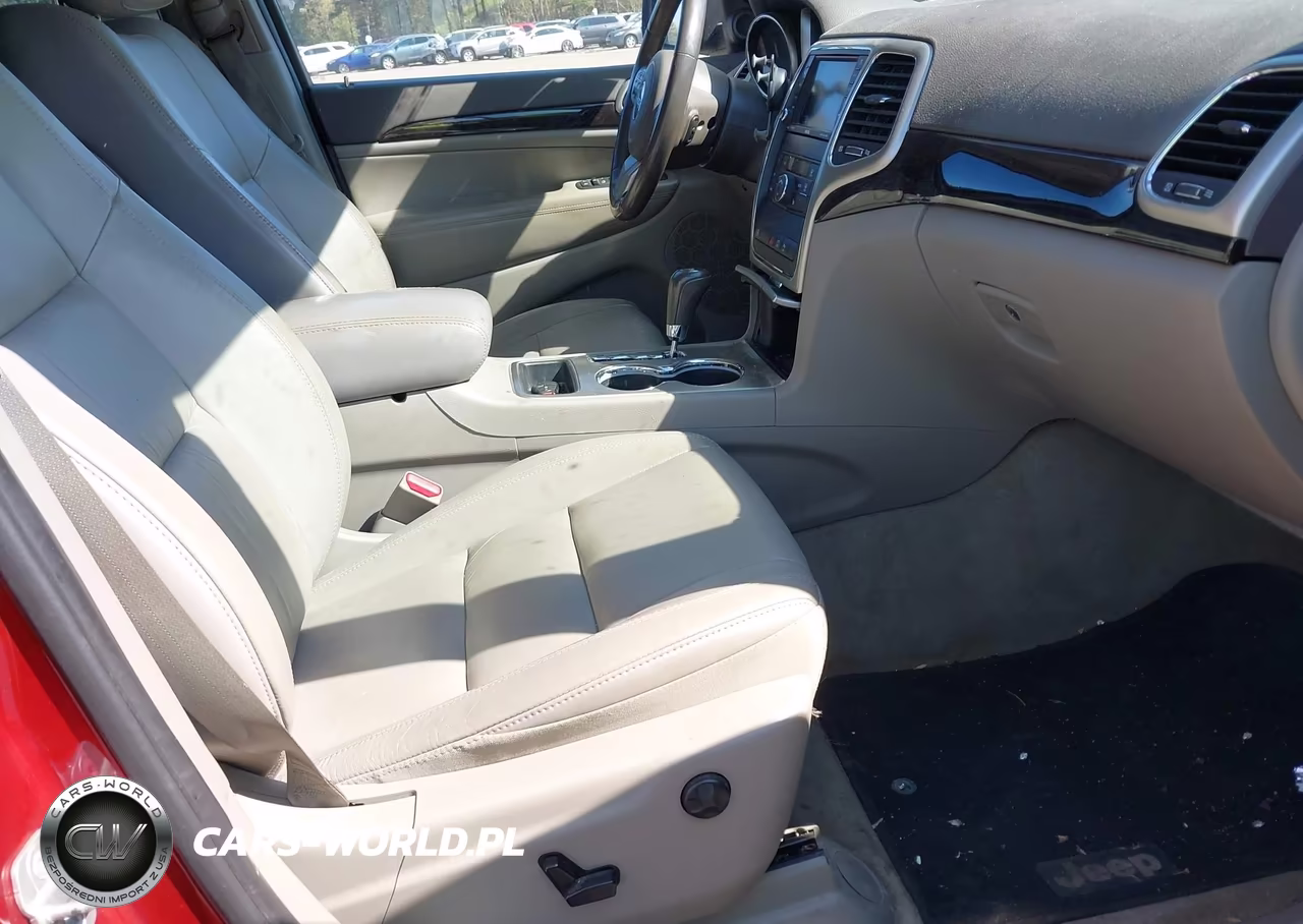 2013 Jeep Grand Cherokee Laredo VIN:1C4RJFAG7DC560847 - 5