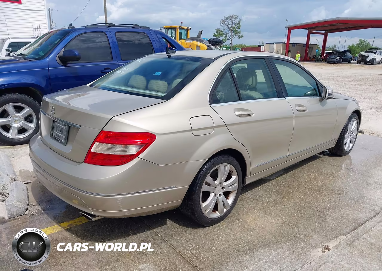 2010 Mercedes-Benz C 300 Luxury VIN:WDDGF5EB3AF416715 - 4