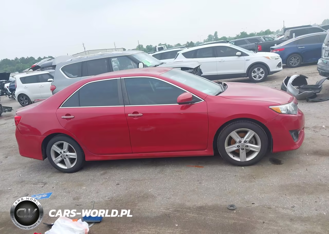 2013 Toyota Camry Se VIN:4T1BF1FK4DU681828 - 13